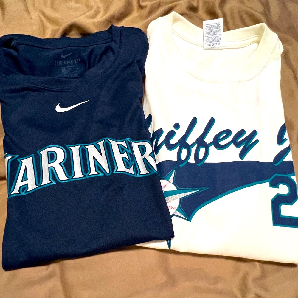 **EUC** Mariners & Vintage Ken Griffey Jr T-Shirts